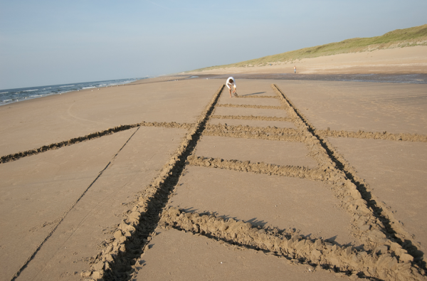 Nico Laan - Sand Drawing #2